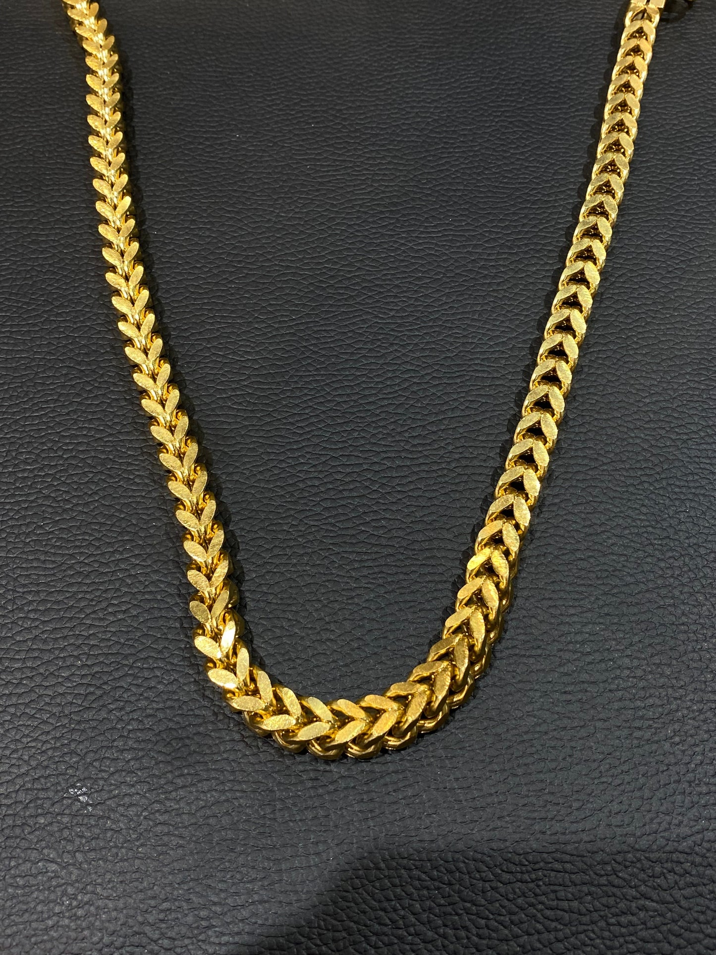Gold Neck Chain For Men 987321