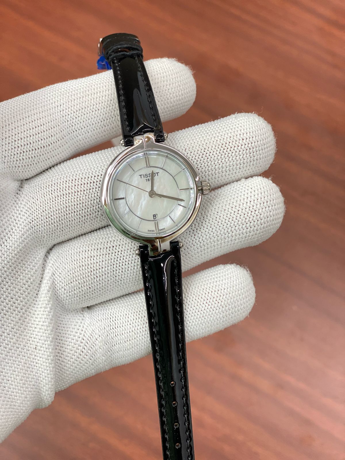 SIT TIS Black Leather Strap Silver Ring White Dial Ladies Watch 880020