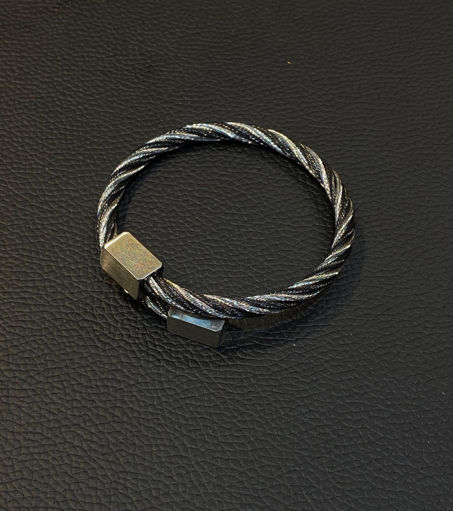 Silver Black Colour stainless steel Bracelet 987592