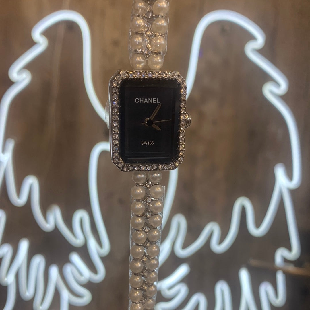 Stone Chain Black Dail Ladies watch