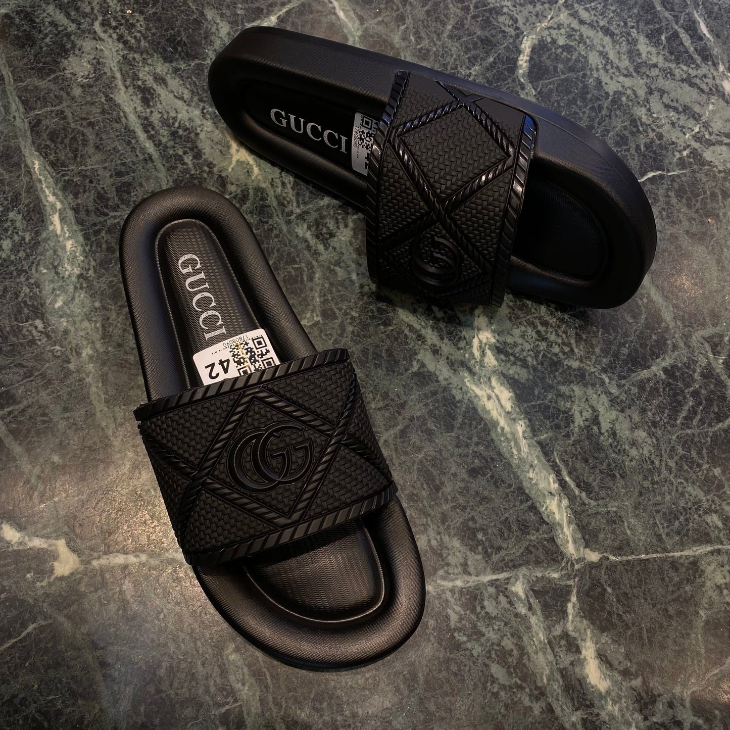 All Black Slipper Model 17808090 Cug Guc
