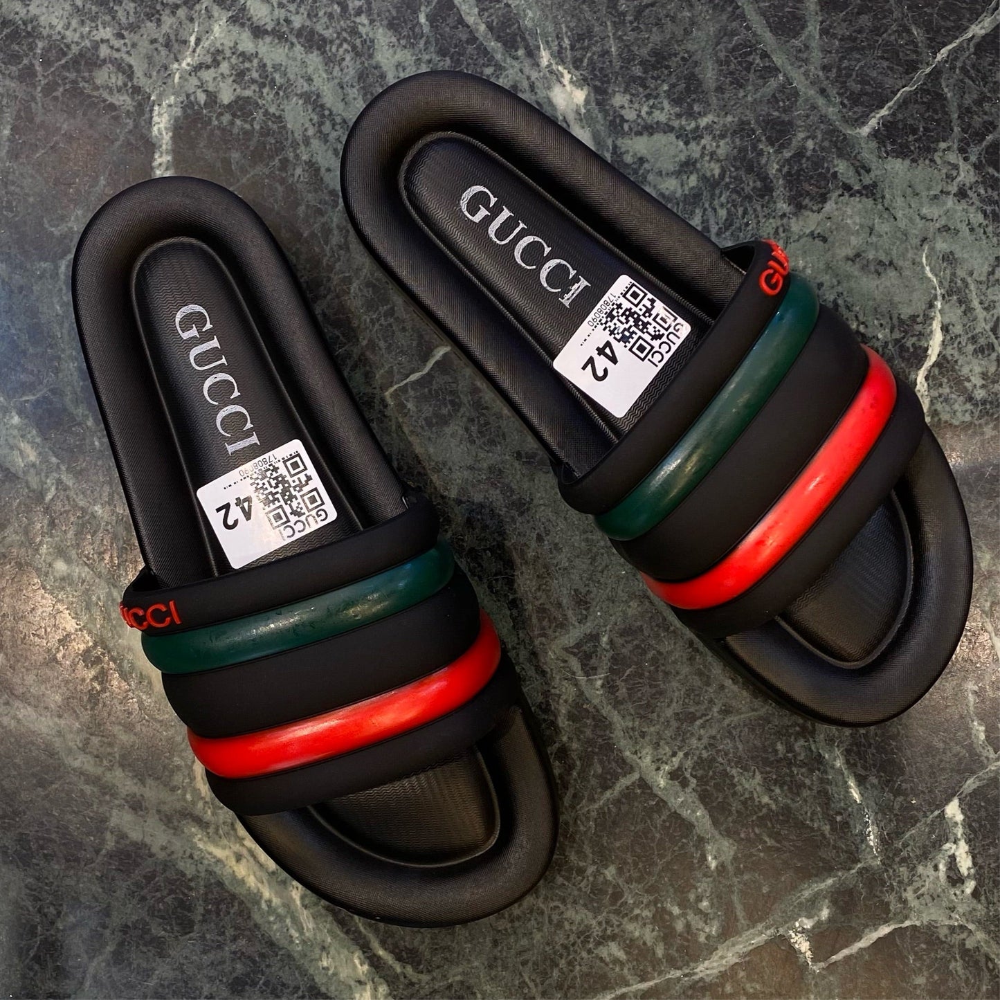 Red Green Black Slipper Model 17808090 Cug Guc