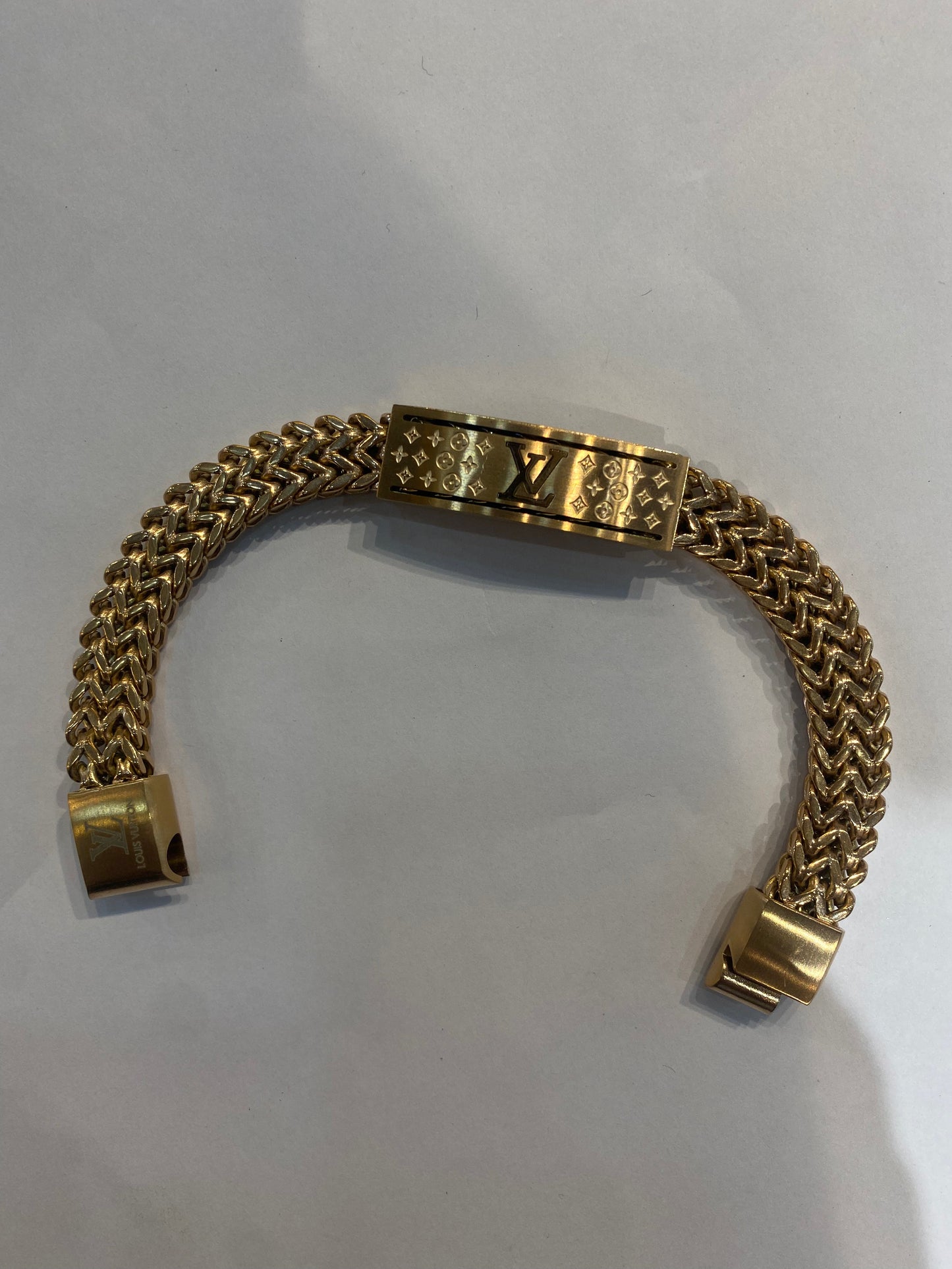VL UOL Multiple Colour Premium Quality Bracelet 33303