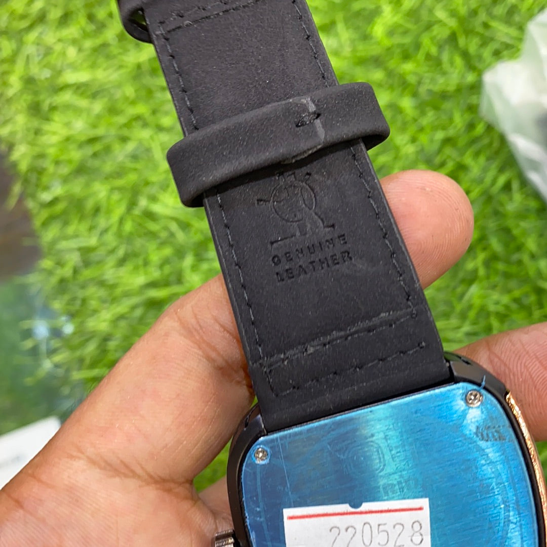 VES Black Square Dialed Fashion Quartz Men Watch 220528