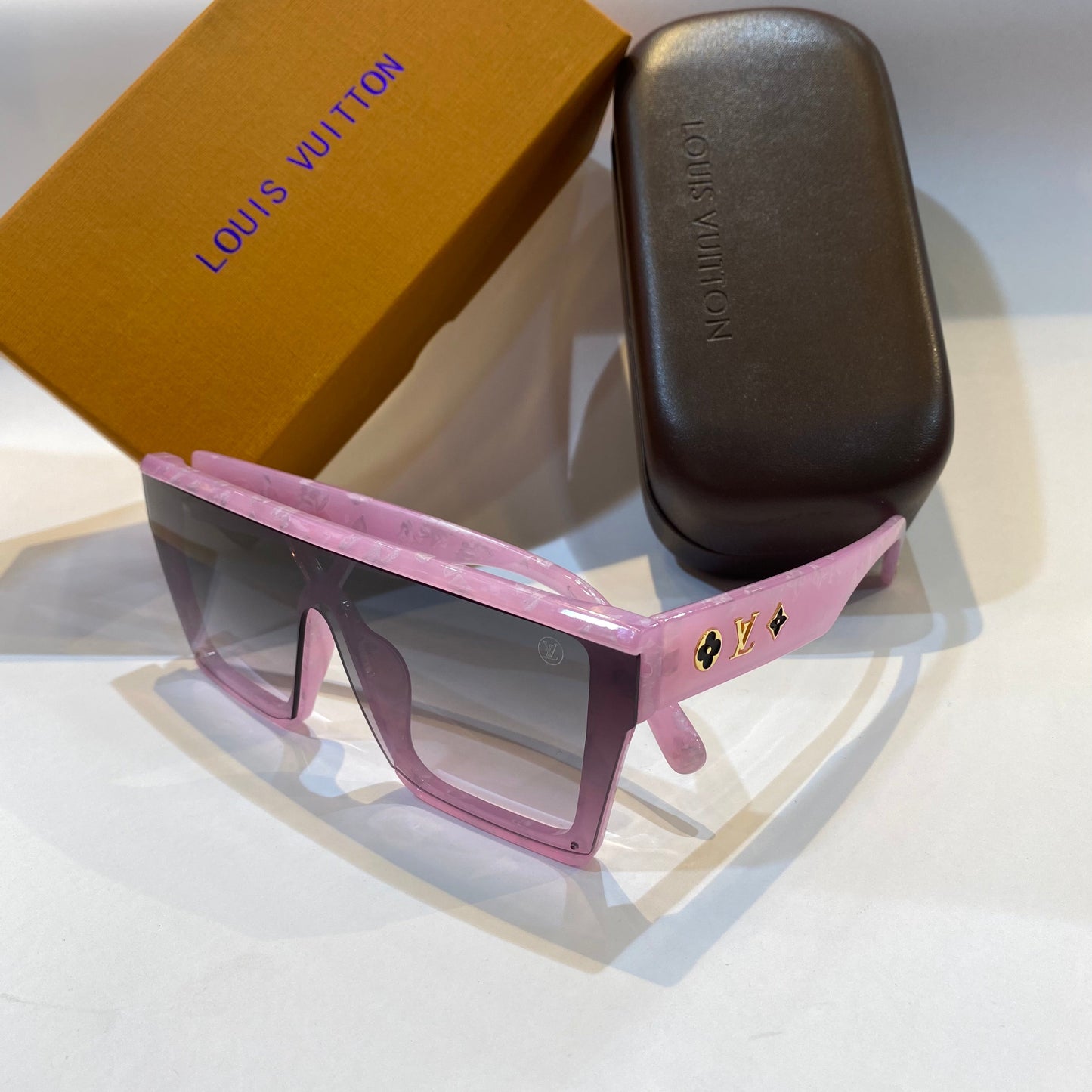 UOL LV VL Baby Pink Frame Transparent Black Shade Unisex Branded Z1065 61 9-147