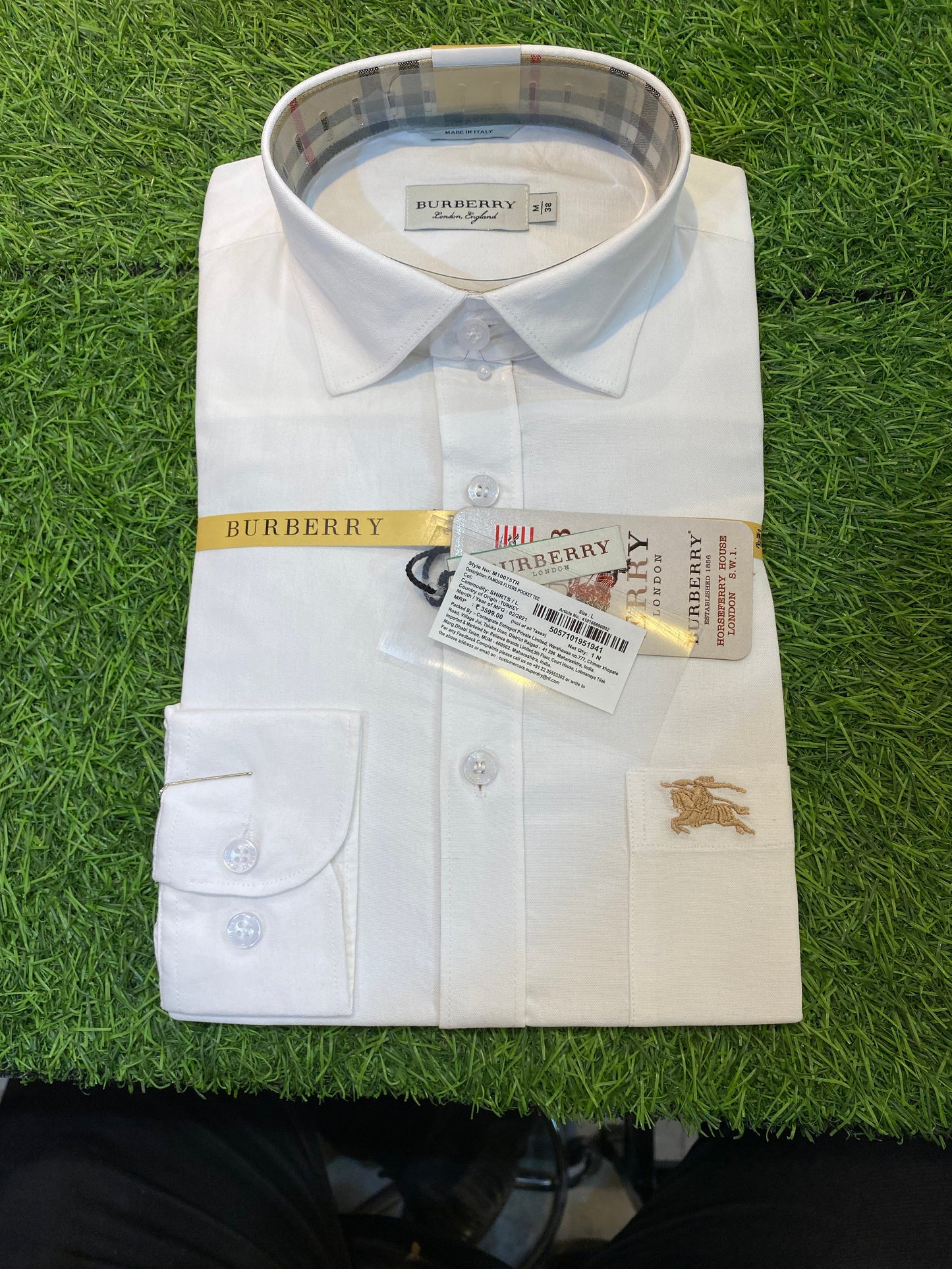 White Rub Print Lycra Cotton Men’s Wear Shirt. 5057101951941