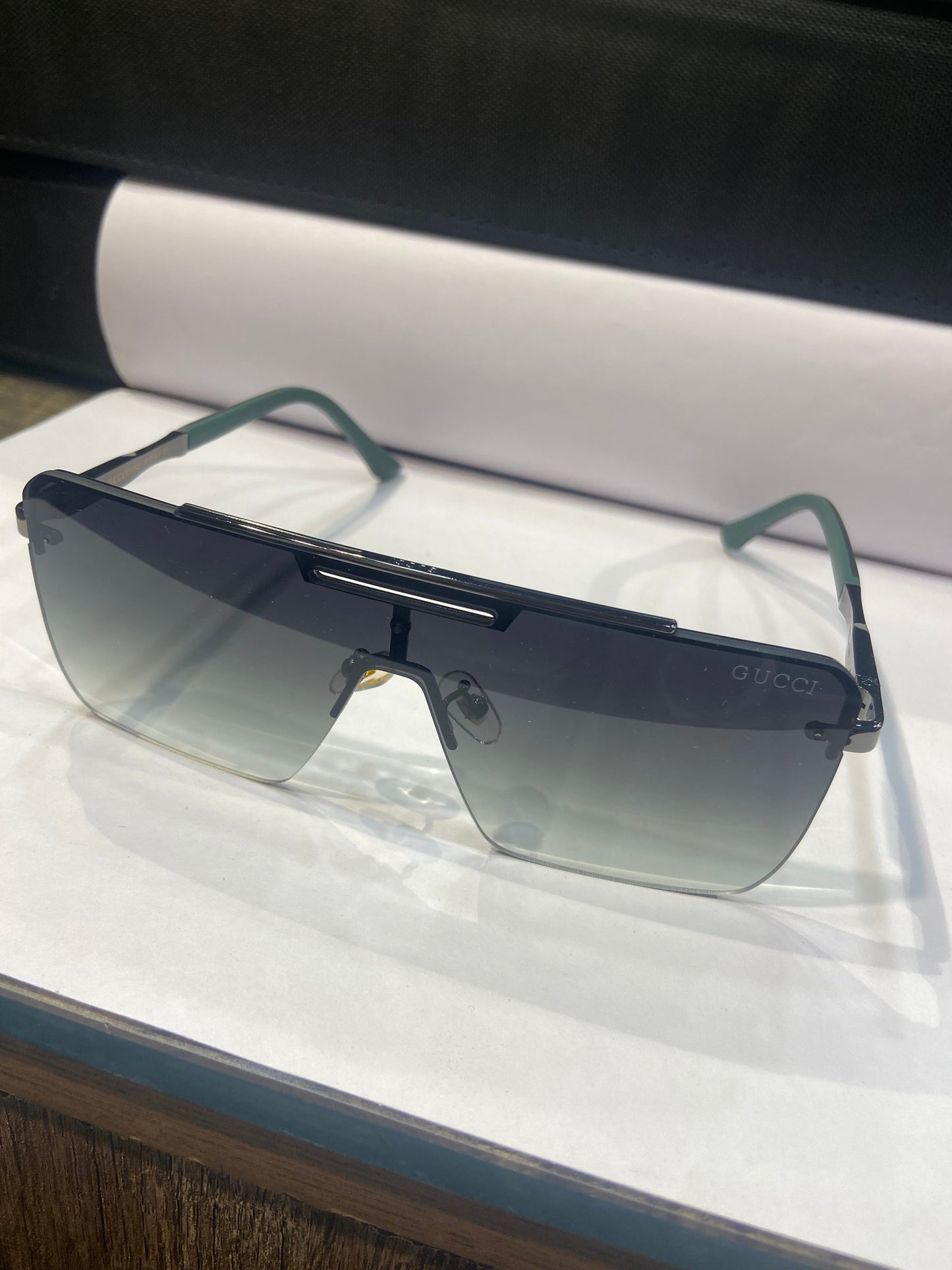 Cug Black Frame Green Shade Unisex Sunglasses 23220 60 14 140