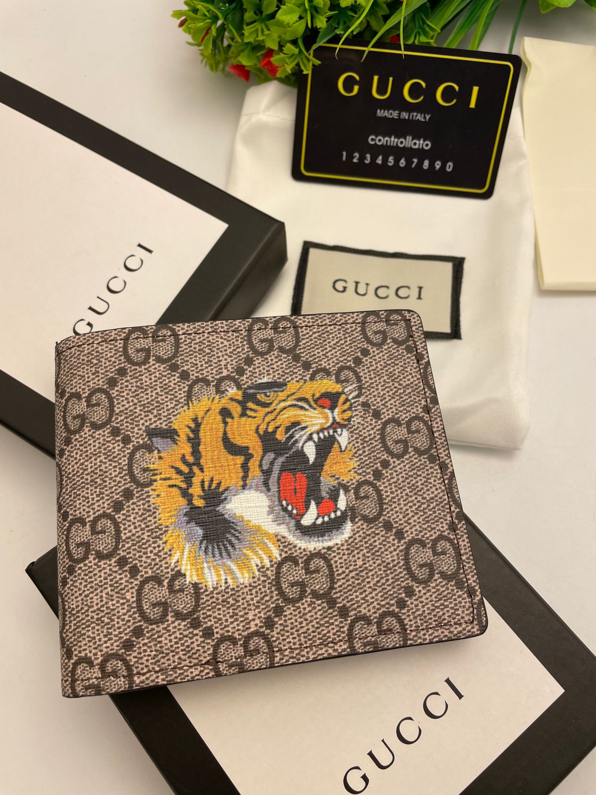GUC CUG Branded Luxury Italian Leather Apricot Colour Tiger Print Wallet 6089526
