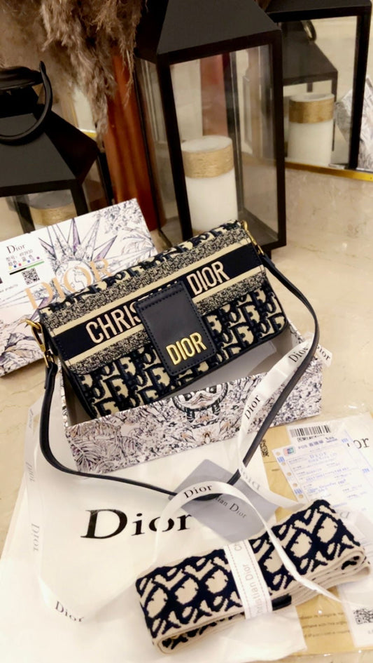 OID BLACK White Colour With Monogram Premium Quality Ladies Hand Bag 493930