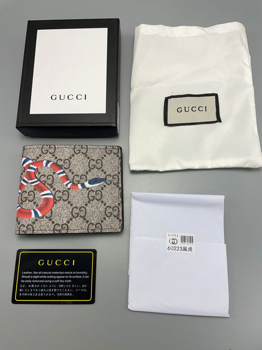 GUC CUG  Branded Luxury Italian Leather Apricot Colour Snack Print Wallet 6089530