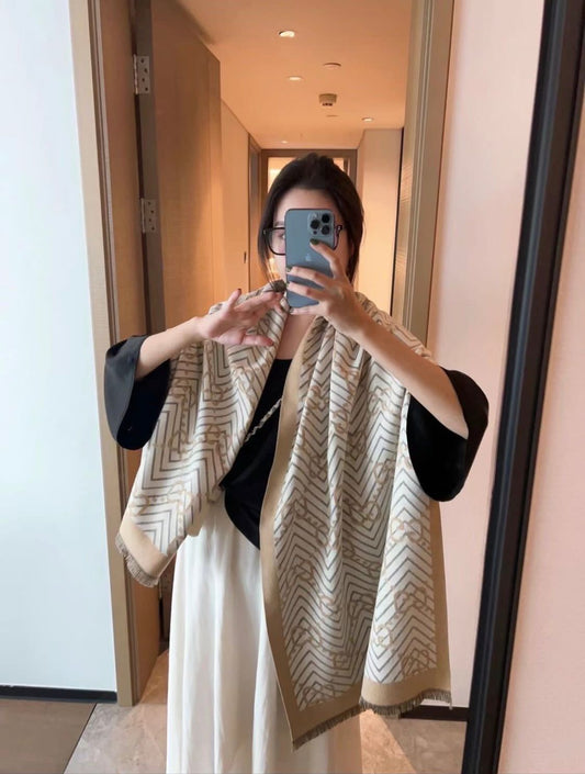 Cug Stole Scarf Cream White Colour Gg Print 981020