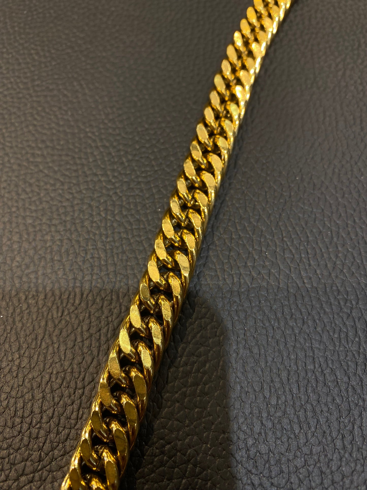 Gold Neck Chain 987046