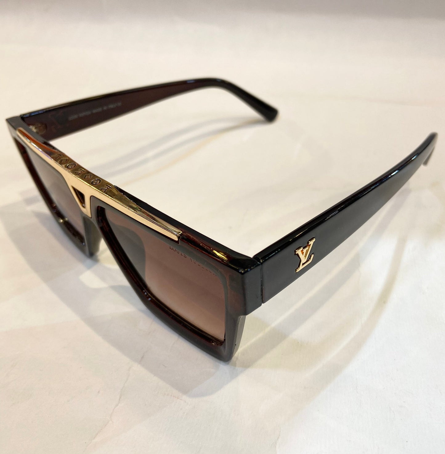 UOL VL  Brown Frame Brown Shade Sunglass GD8047 56 14-143