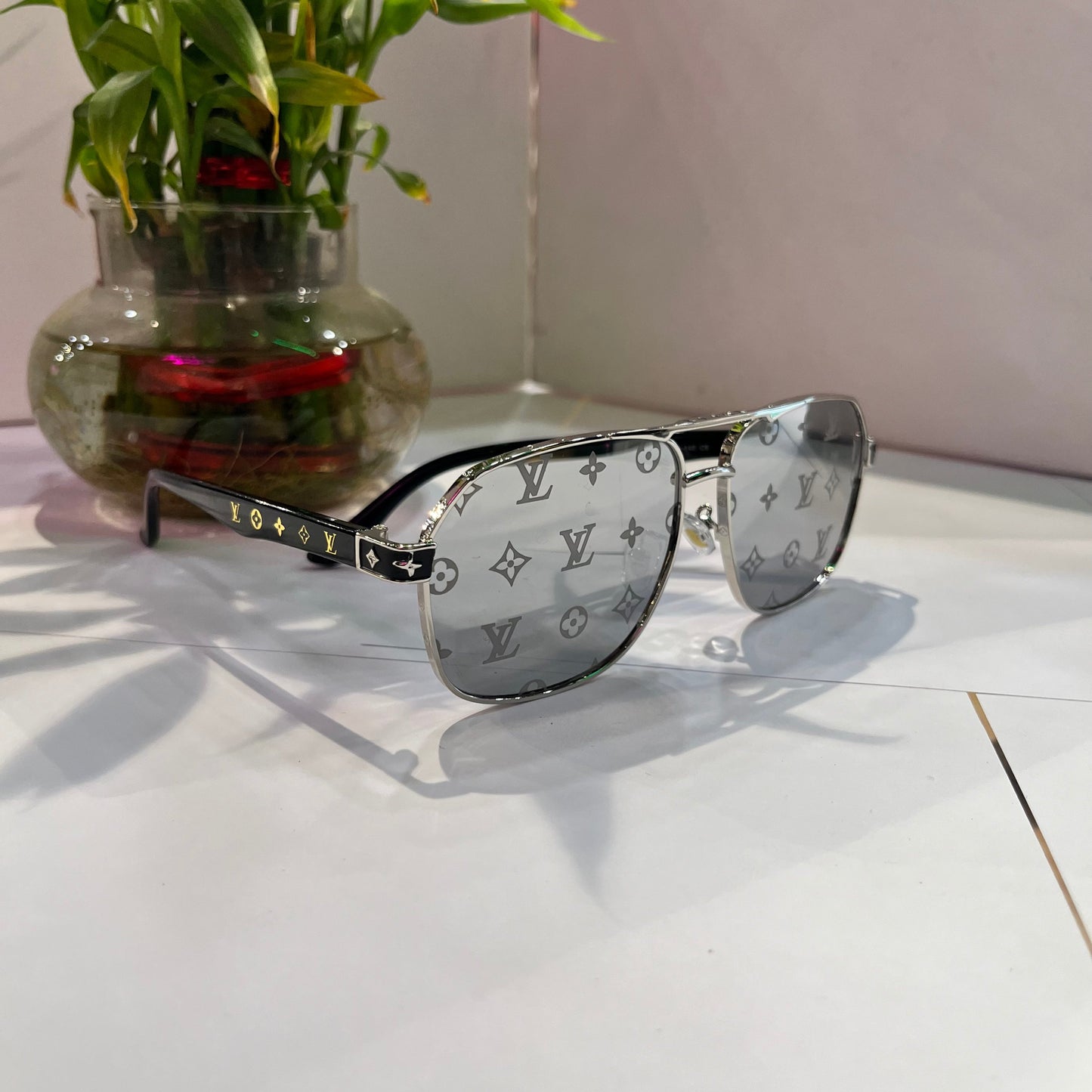 Uol Silver Frame Silver Vl Printed Glass Black Shade Heavy Quality Sunglass Z20274021146C6