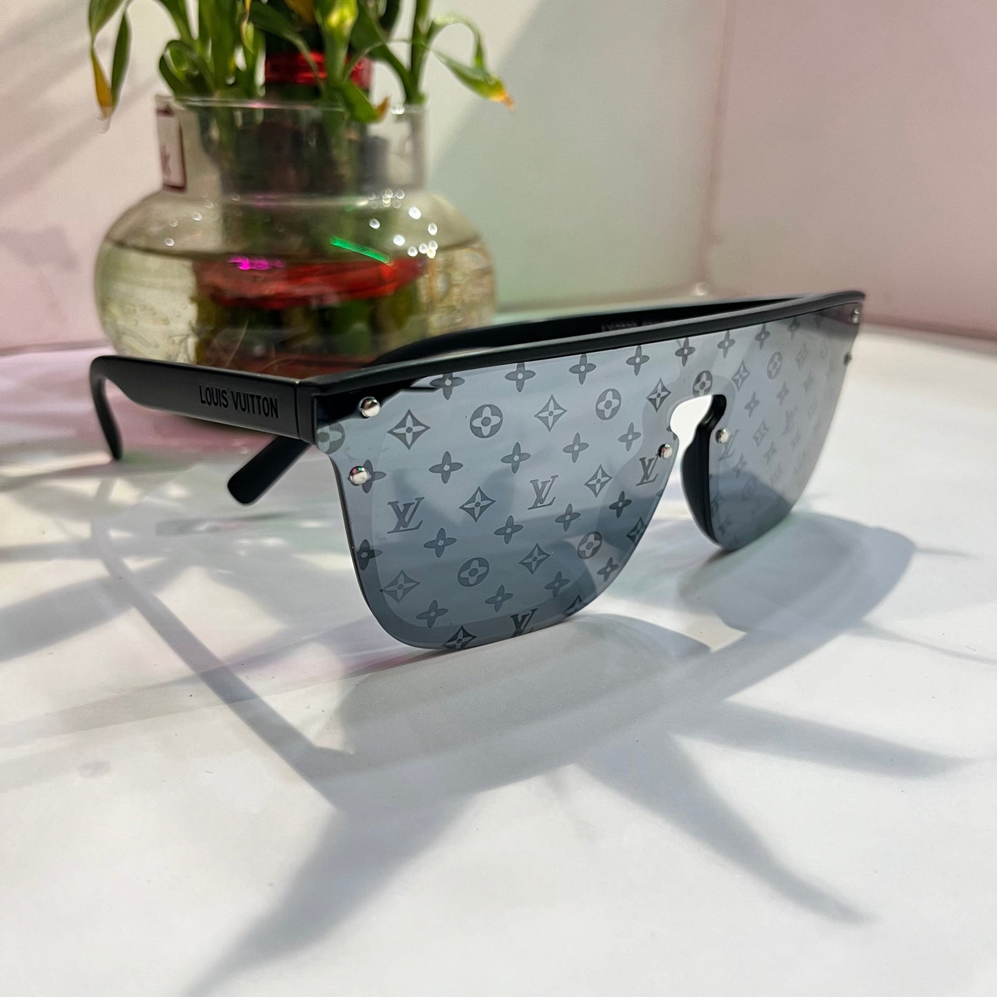 Uol Black Frame Vl Printed Black Shade Heavy Quality Sunglass LV23306220135 ￼