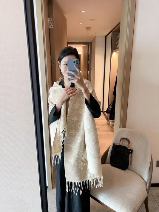 Uol White Cream Colour Vl Print Unisex Stole 981040