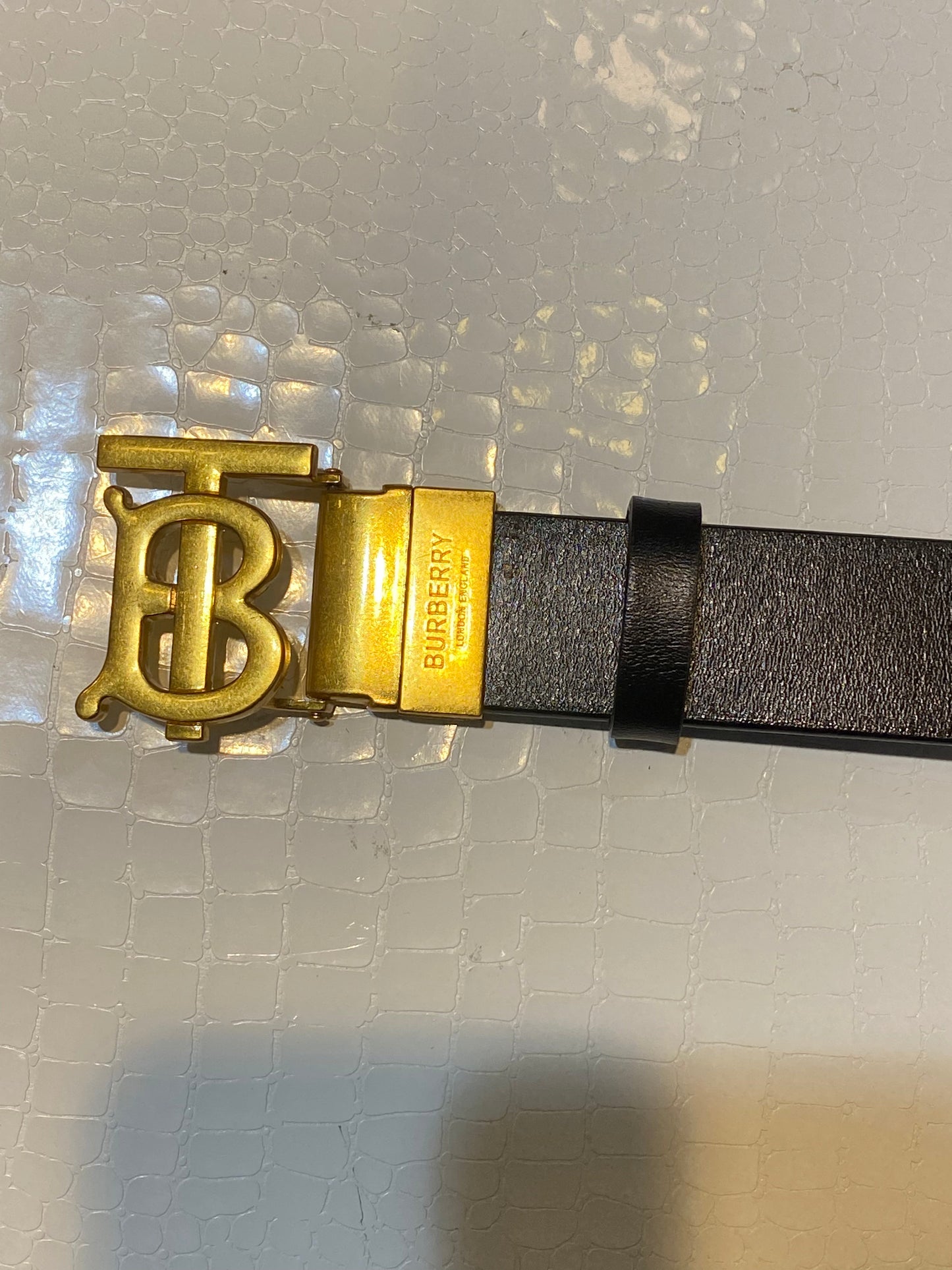 RUB BUR Gold Buckle Black Strap Colour Unisex Belt 987495