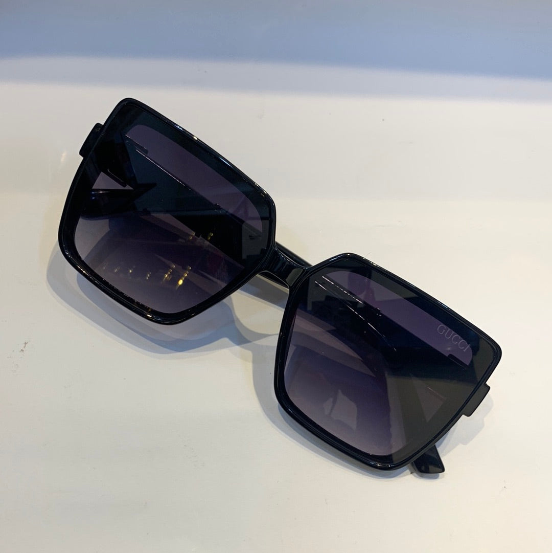 Cug Glossy Black Frame Black White Shade Unisex Sunglass 6006 55 19-140 C1
