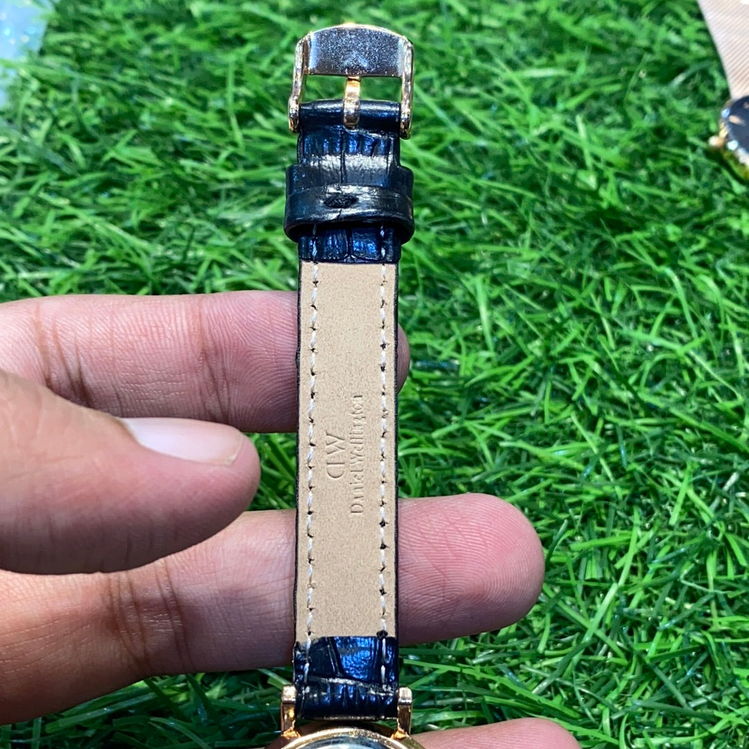 Black Strap Black Dial Female Watch 400542