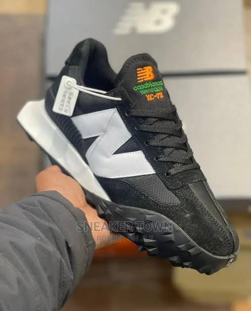 BN Black White Colour With White N Logo Sports Running Shoe