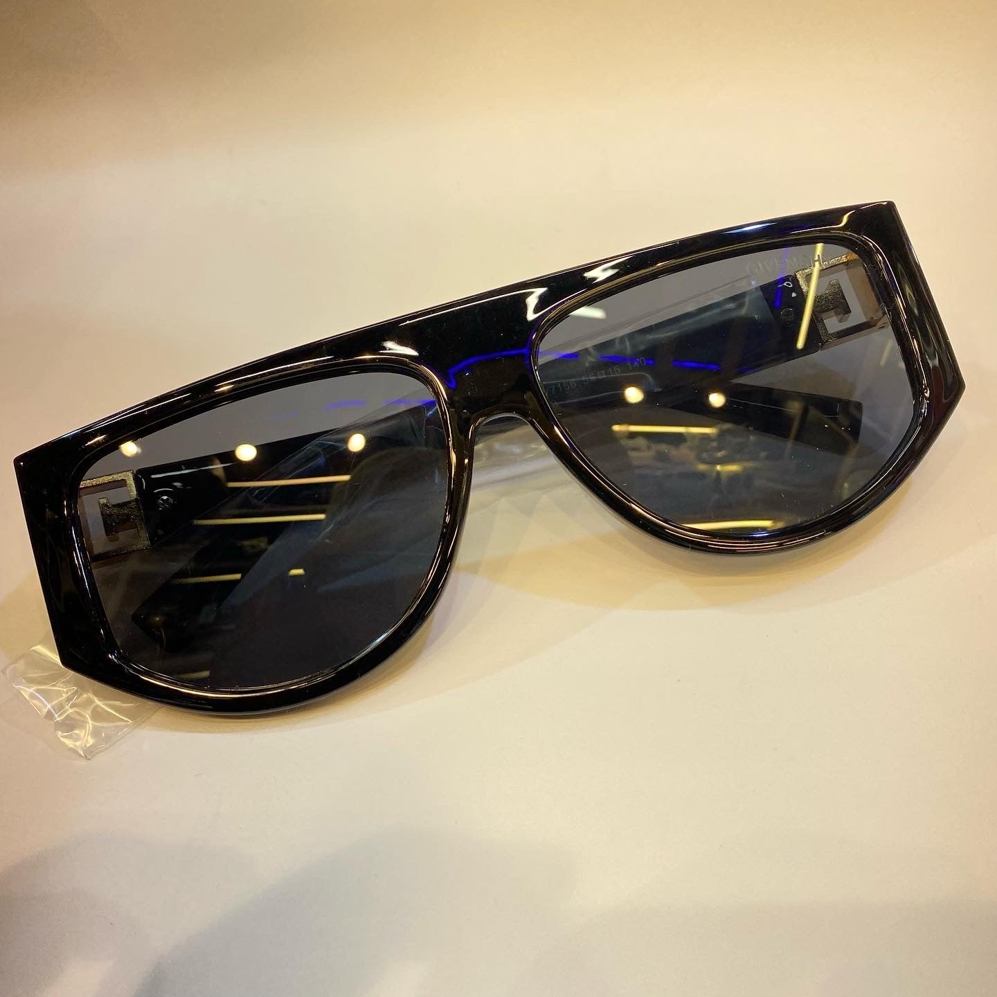 VIG Black Frame Black Shade Unisex Branded Sunglasses GV7156 56 15 140