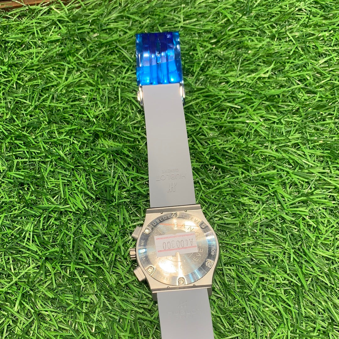 Silver Grey  Strep Chrono Working Watch
