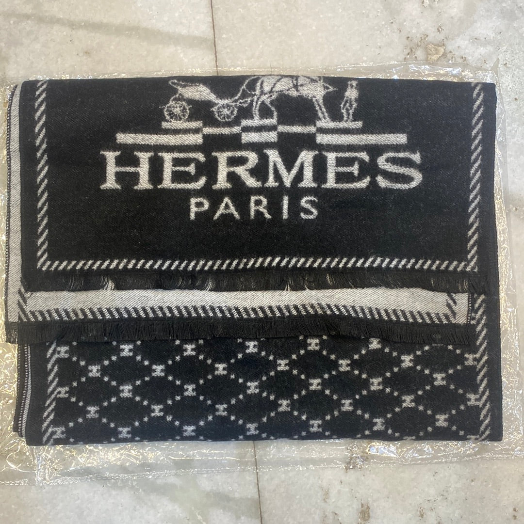 Her Reh Black Colour With White Reh Logo Imported Muffler 49036