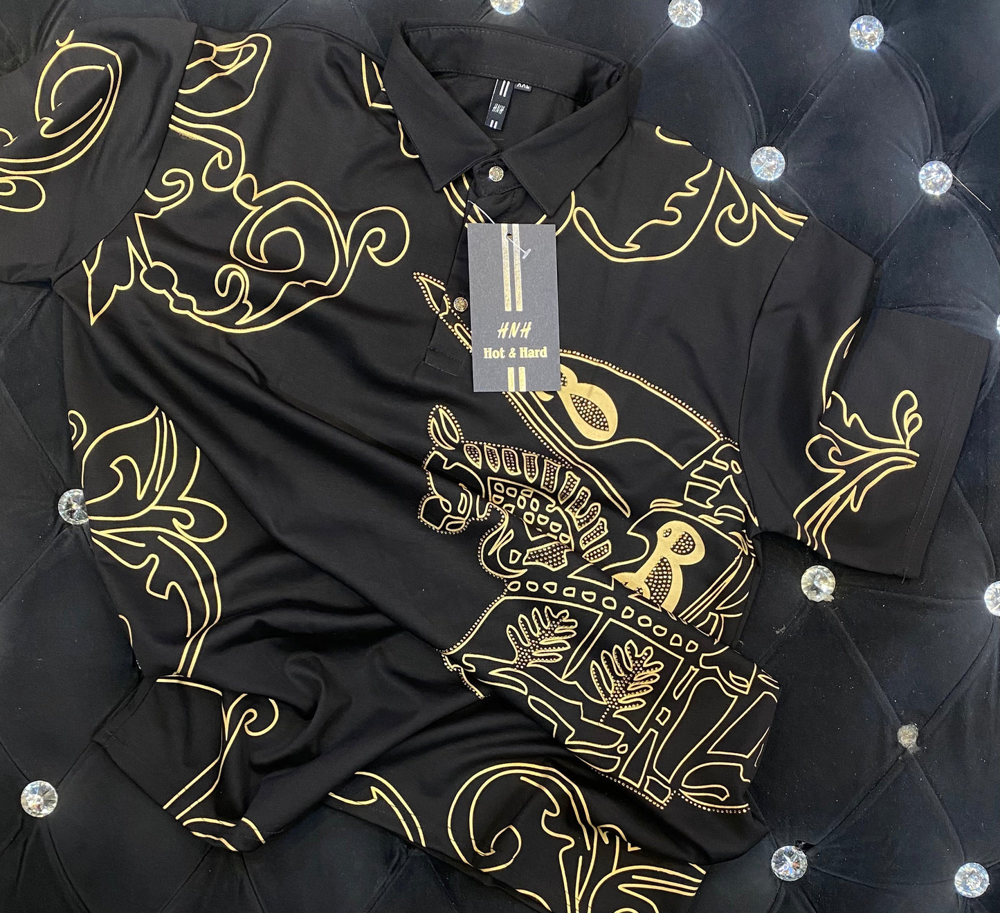 HNH Black Colour With Gold Horse Print Diamond Studded Half Sleeve Collar TShirt 2301062