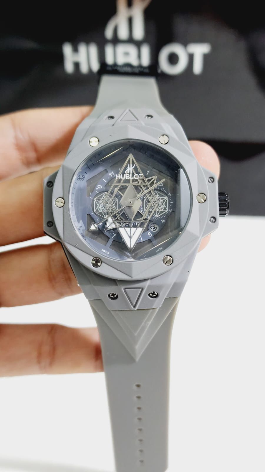 Buh Gray Silicon Strap Gray Ring Diamond Dial