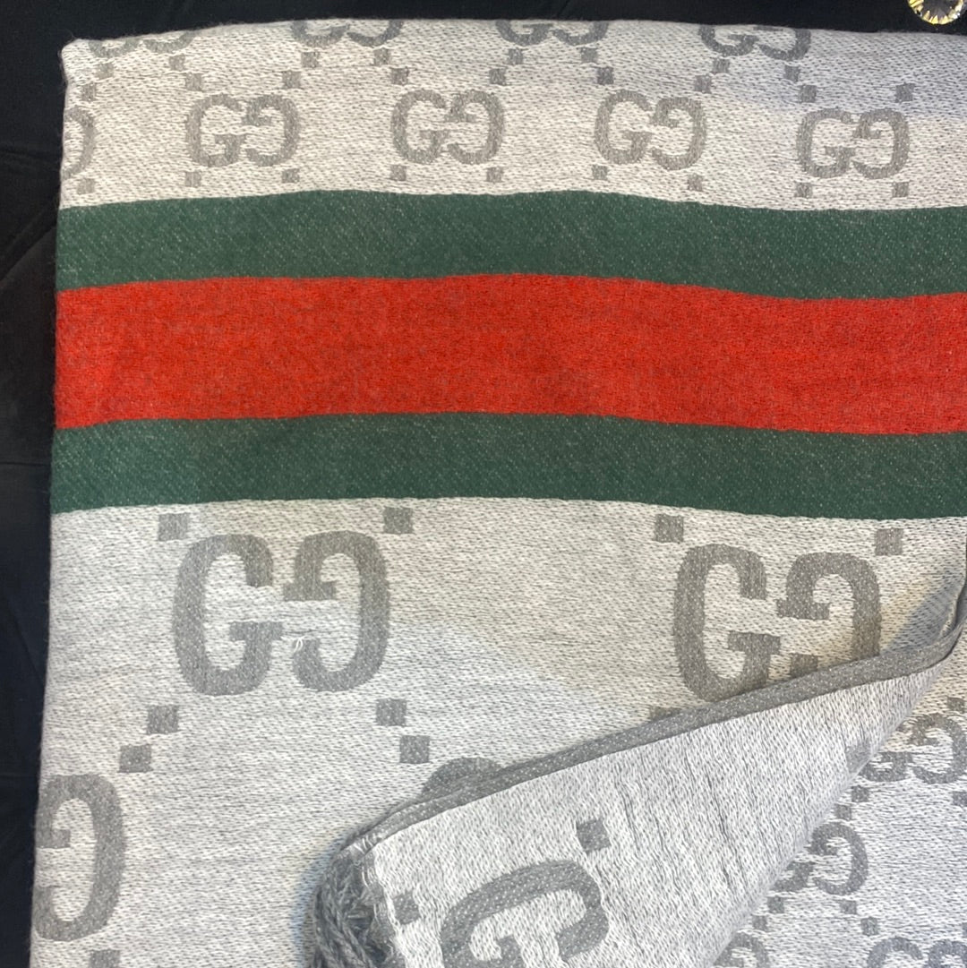 Cug Guc Grey Colour Green Red Strip Cug Print Heavy Quality Cashmere Muffler  9342