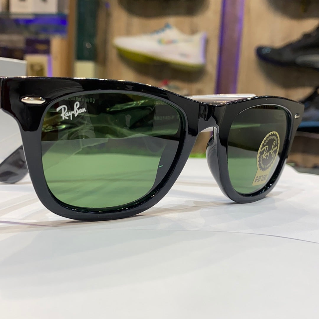 Glossy Black Finish Green Shades Sunglasses 2140