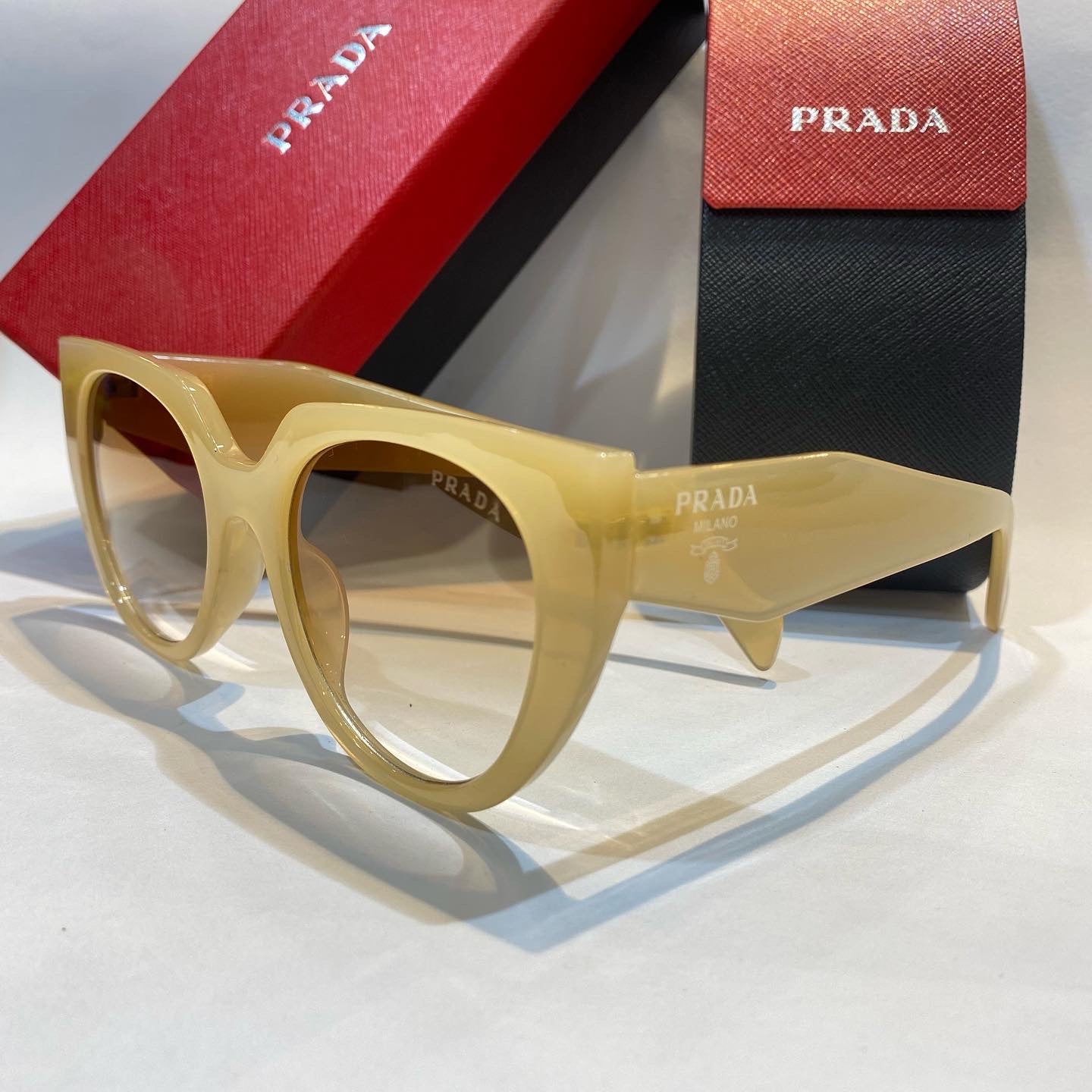 ARP Cream Frame Brown  Shade Unisex Branded Sunglasses Z3575 53 20-135