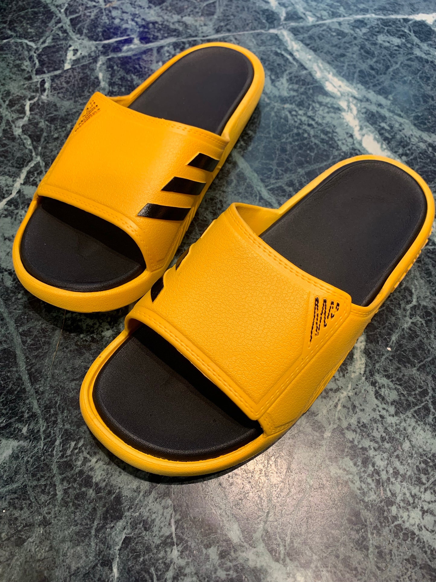 Yellow Fat Summer Black Slipper