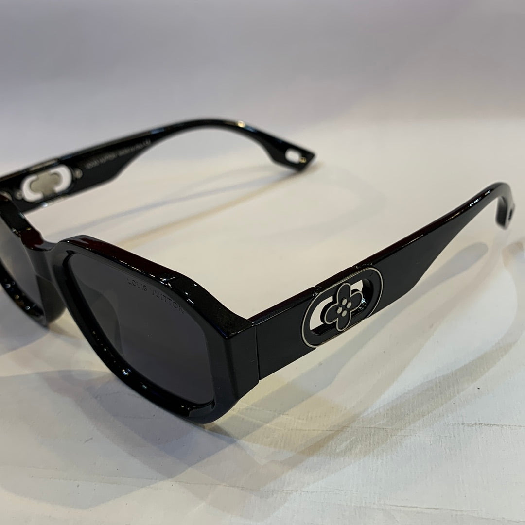 Uol Vl Black Frame Black Shade Sunglass 99023 COL01 54 18-150