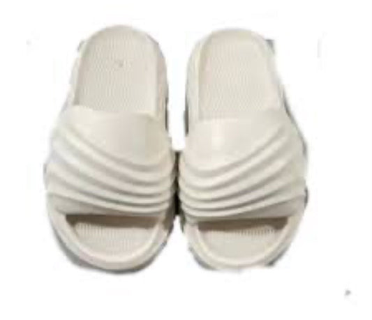 Lab Bal Cream Colour Slipper  935412