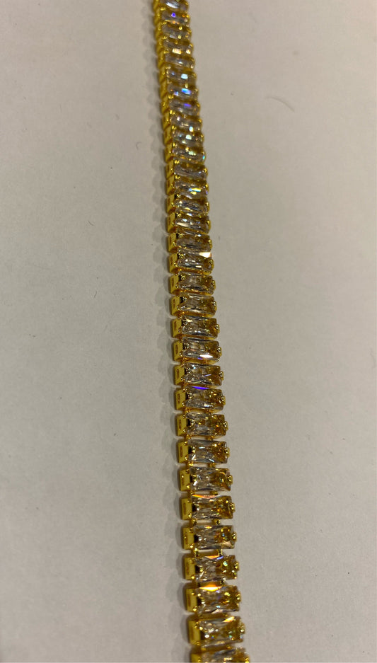 Gold Colour With Diamond Studded Bracelet 400527