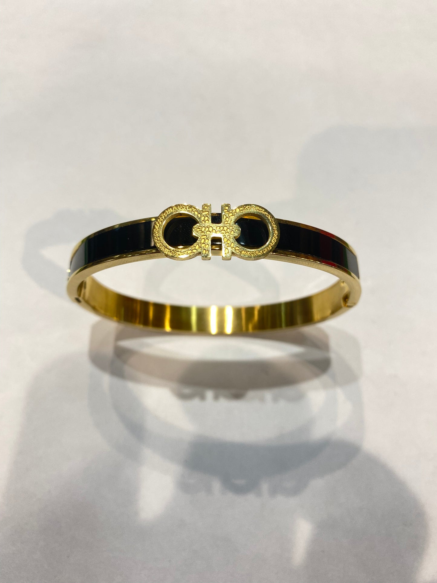 Gold Black Colour Far Heavy Quality Bracelet 199914