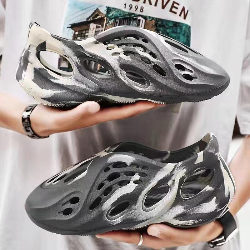 Black White 2021 New Summer Jelly Men Garden Clog Water Sliders Shoes Crocs 03082023