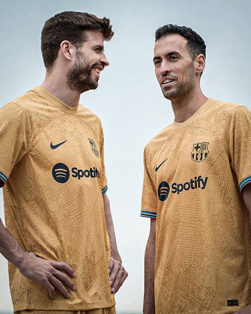 Kin Gold Colour Fcb Logo Branded Lycra Cotton Football Jersey Set 110426