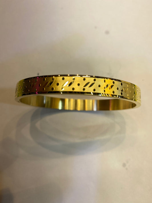 Gold Colour With Design Heavy Quality Bracelet 199936