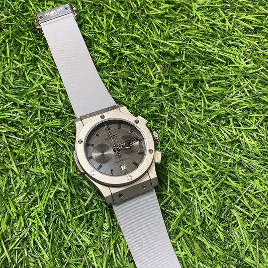Grey Silicone Strap Grey Dial Chrono Watch For Men 400924