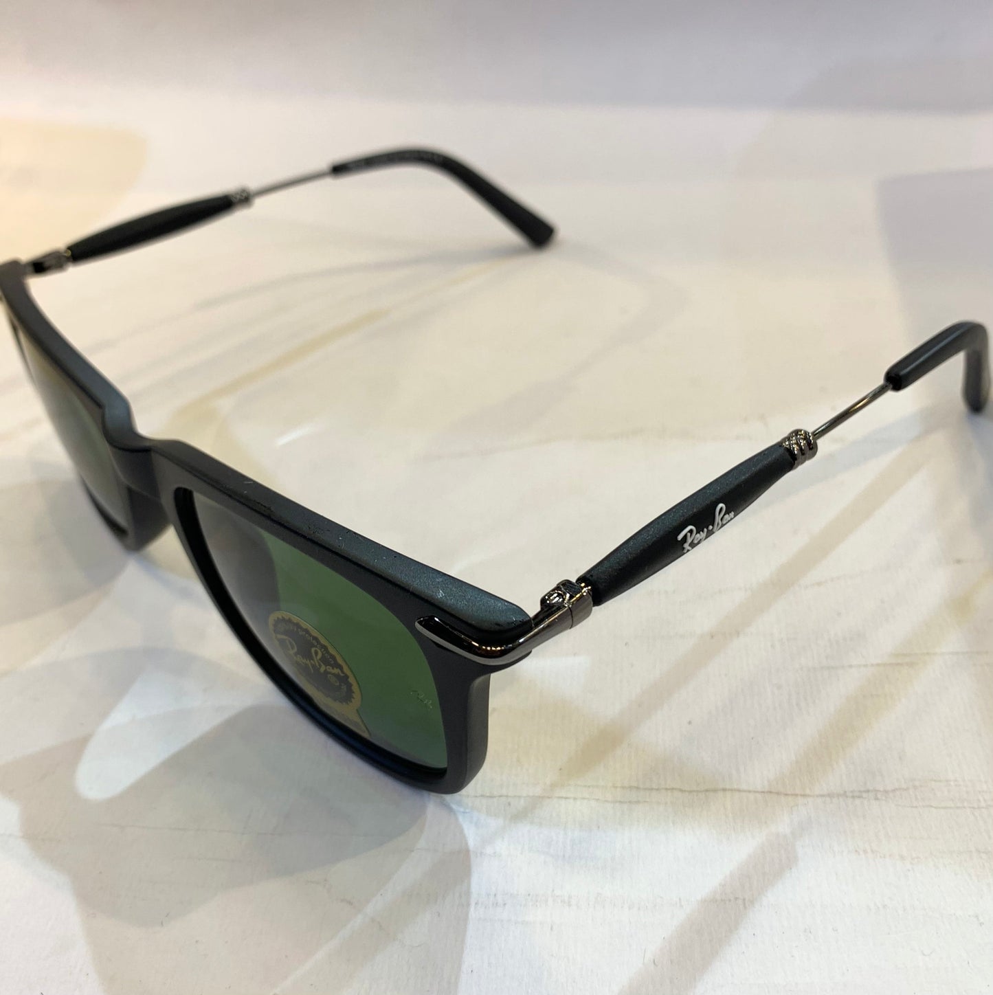 YAR RB Matte Black Frame Green Shade Sunglasses RB2148 52 14 136 3N