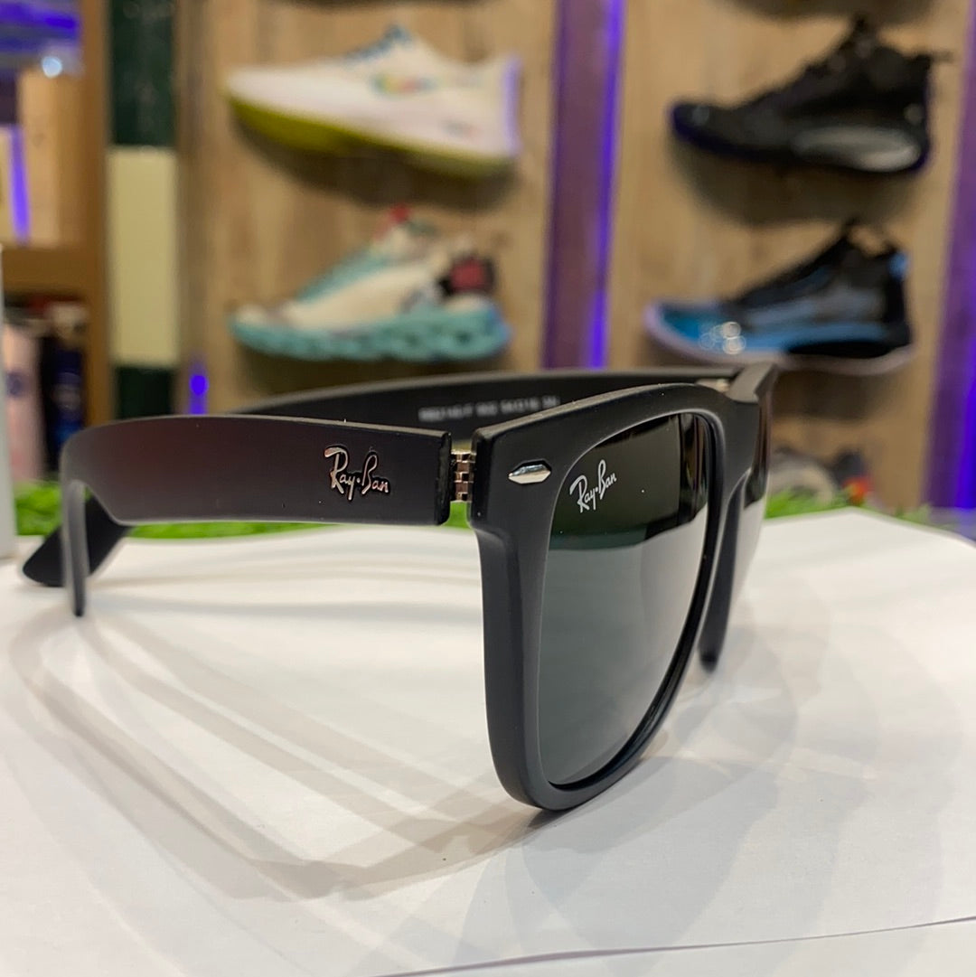 Glossy Black Finish Black Shades Sunglasses 2140