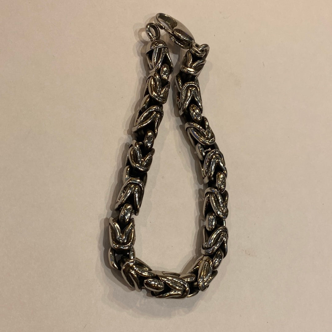 Sliver Colour Unique Logo Heavy Quality Bracelet 199811