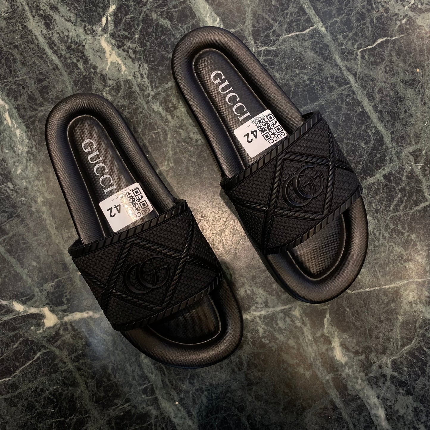 All Black Slipper Model 17808090 Cug Guc