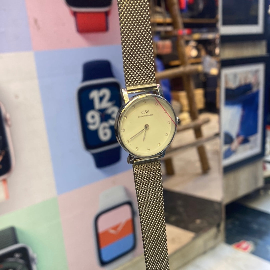 Silver Chain White Dail Slim Formal Casual Watch with Original Box Ladies Chain Watch