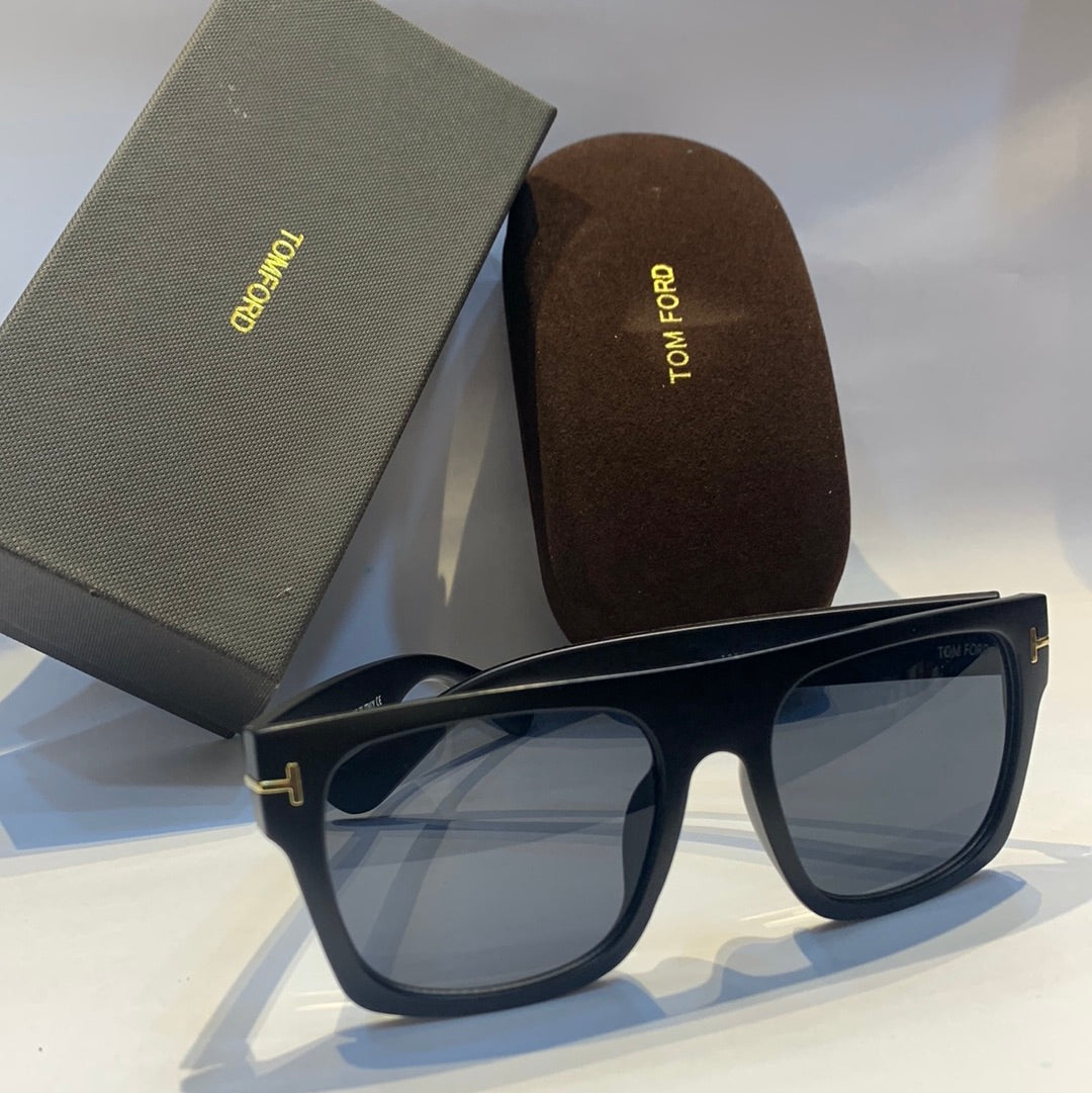 Tom mot Matte Black Frame Black Shade Unisec Sunglass 1922 54 21-137