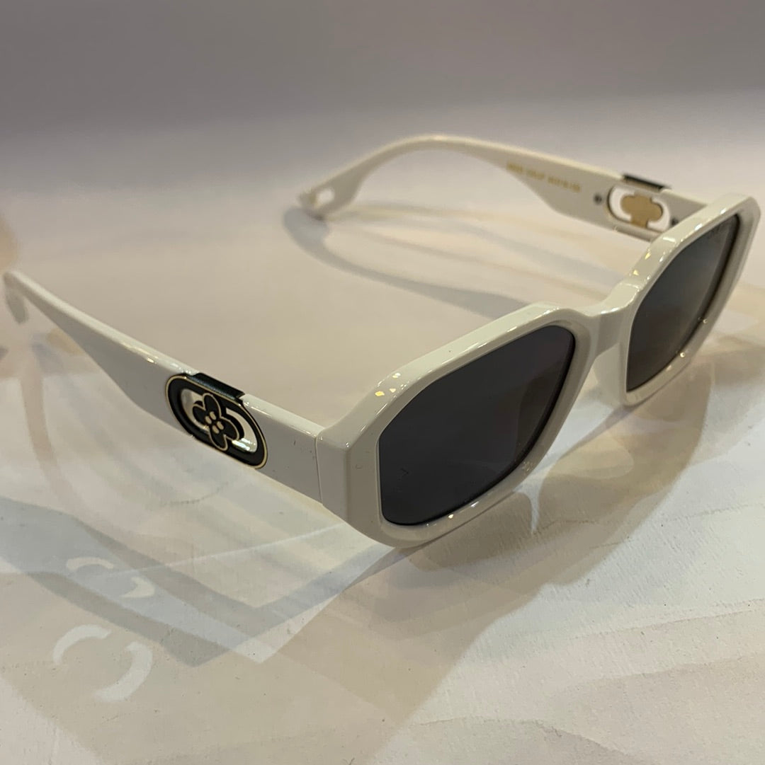 Uol Vl White Frame Black Shade Sunglass 99023 COL07 54 18-150